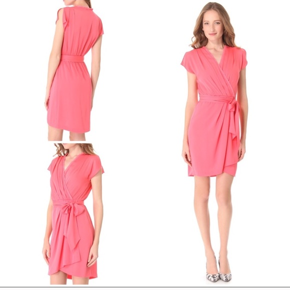 Diane Von Furstenberg Dresses & Skirts - ❤️SAlE❤️DVF Silk Fuscia/pink wrap cocktail dress
